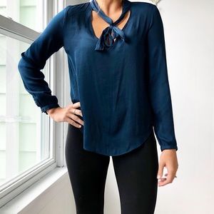 ⭐️2 for $18 Forever 21 Neck Tie Blouse